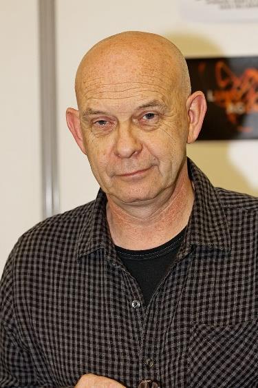 Doug Bradley je glumac kojeg ćete teško prepoznati bez detalja na glavi koji ga je proslavio kao glavnog Cenobita u horor serijalu Clivea Barkera. Što to specifično?