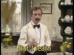 Za Engleze on je Španjolac, za Francuze on je Meksikanac. Kad je španjolska TV otkupila seriju Fawlty Towers, liku konobara Manuela promijenili su nacionalnost te je za španjolsko TV tržište on dolazio iz koje države?